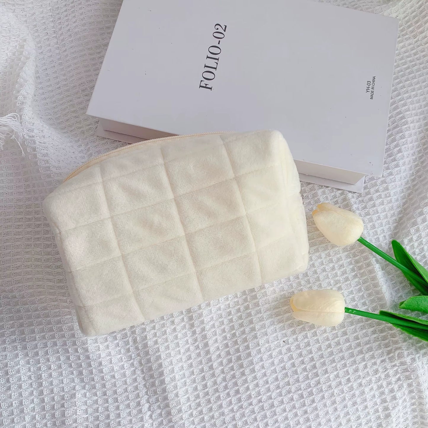 Cute Fur Makeup Bag for Women Zipper Large Solid Color Cosmetic Bag Travel Make up Toiletry Bag Washing Pouch Plush Pen Pouch