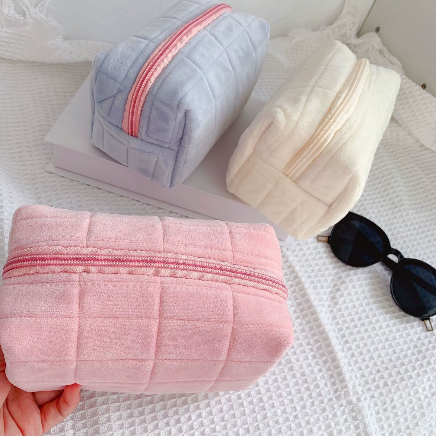 Cute Fur Makeup Bag for Women Zipper Large Solid Color Cosmetic Bag Travel Make up Toiletry Bag Washing Pouch Plush Pen Pouch