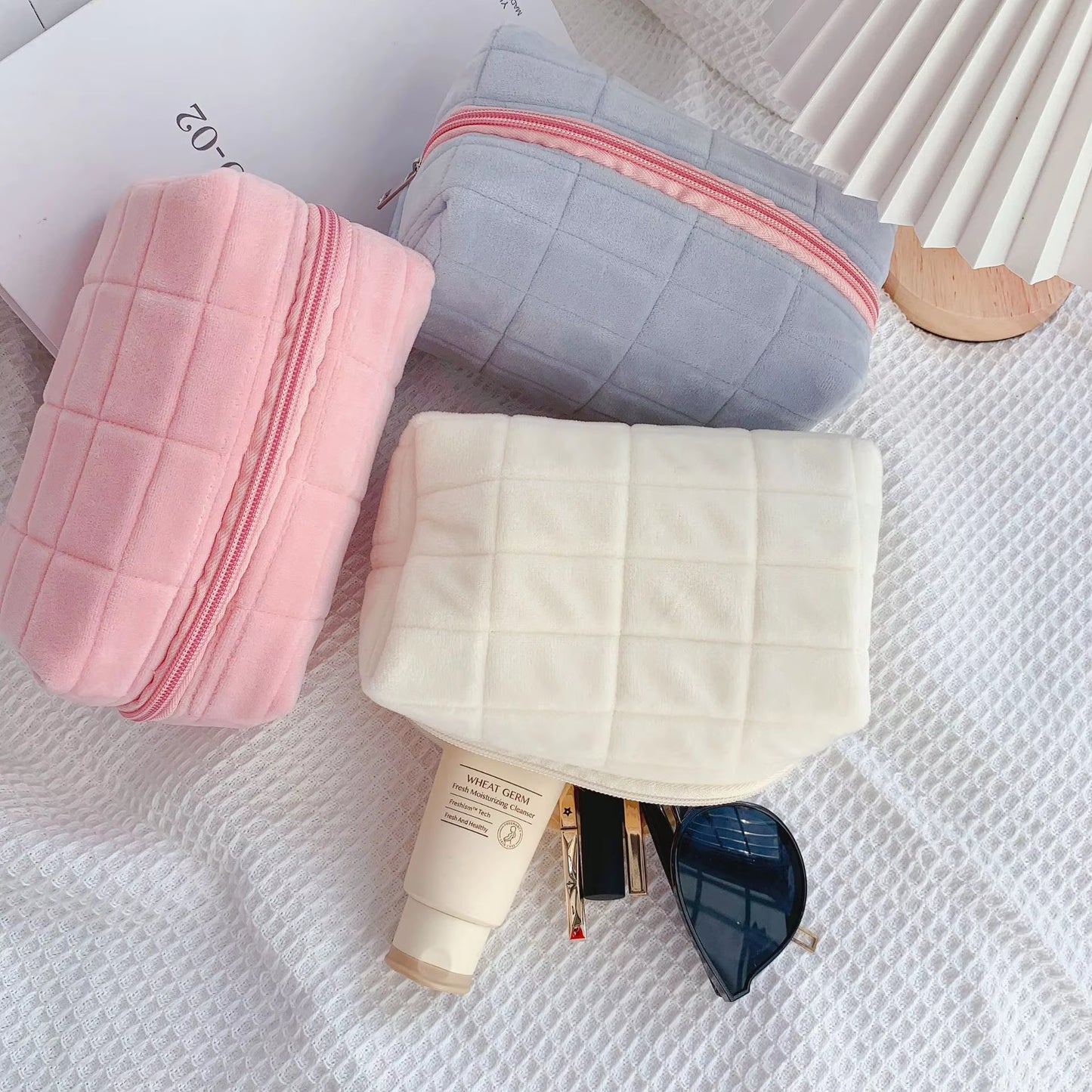 Cute Fur Makeup Bag for Women Zipper Large Solid Color Cosmetic Bag Travel Make up Toiletry Bag Washing Pouch Plush Pen Pouch
