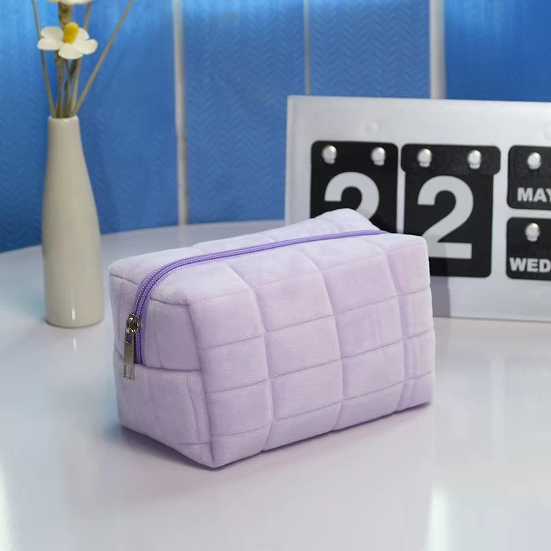 Cute Fur Makeup Bag for Women Zipper Large Solid Color Cosmetic Bag Travel Make up Toiletry Bag Washing Pouch Plush Pen Pouch